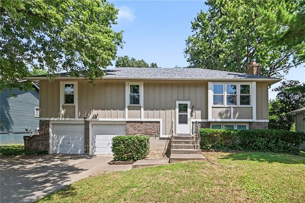 2521 S Whitney Avenue — photo 1