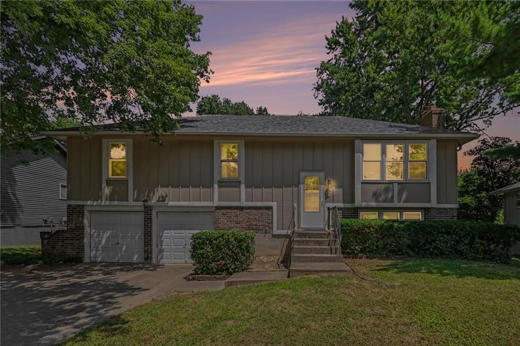 2521 S Whitney Avenue — photo 2