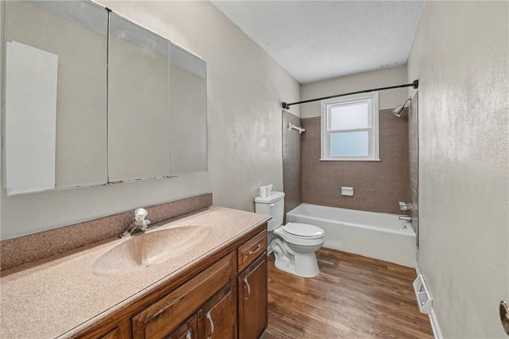 2521 S Whitney Avenue — photo 11
