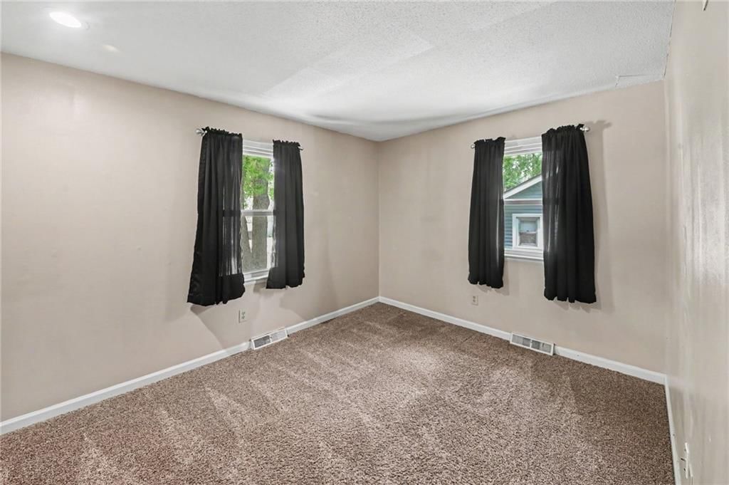 2521 S Whitney Avenue — photo 15