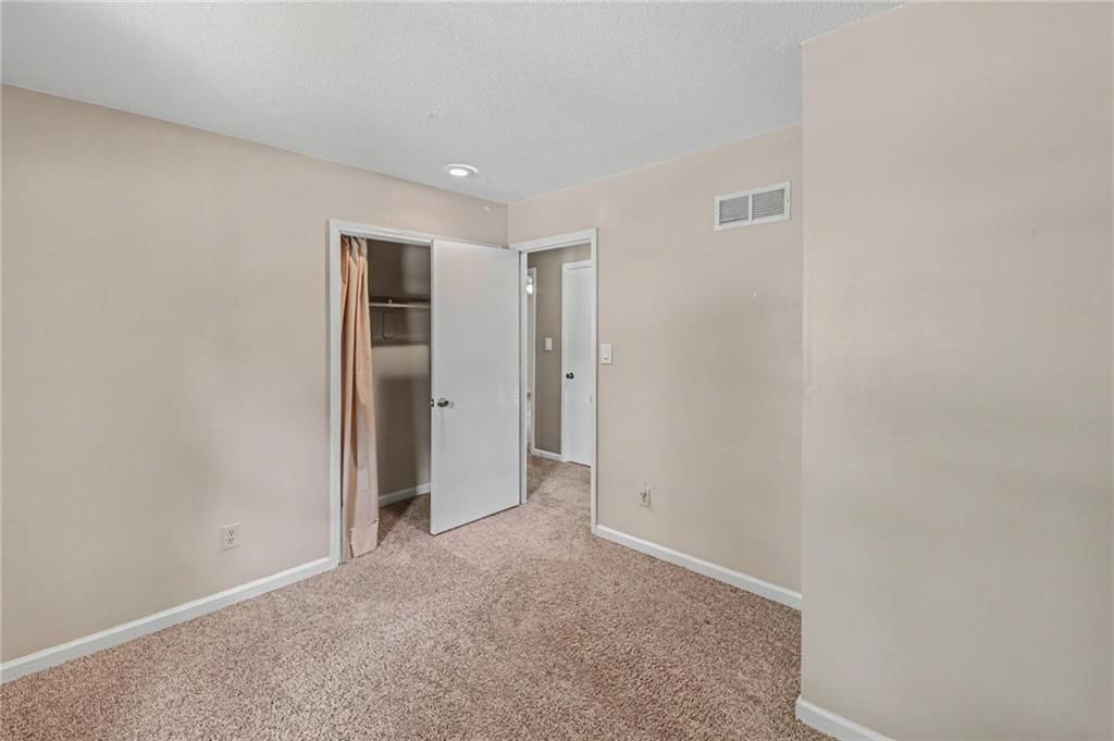 2521 S Whitney Avenue — photo 18