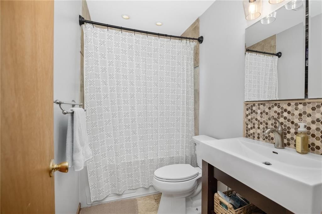 1610 Brookside Street — photo 22