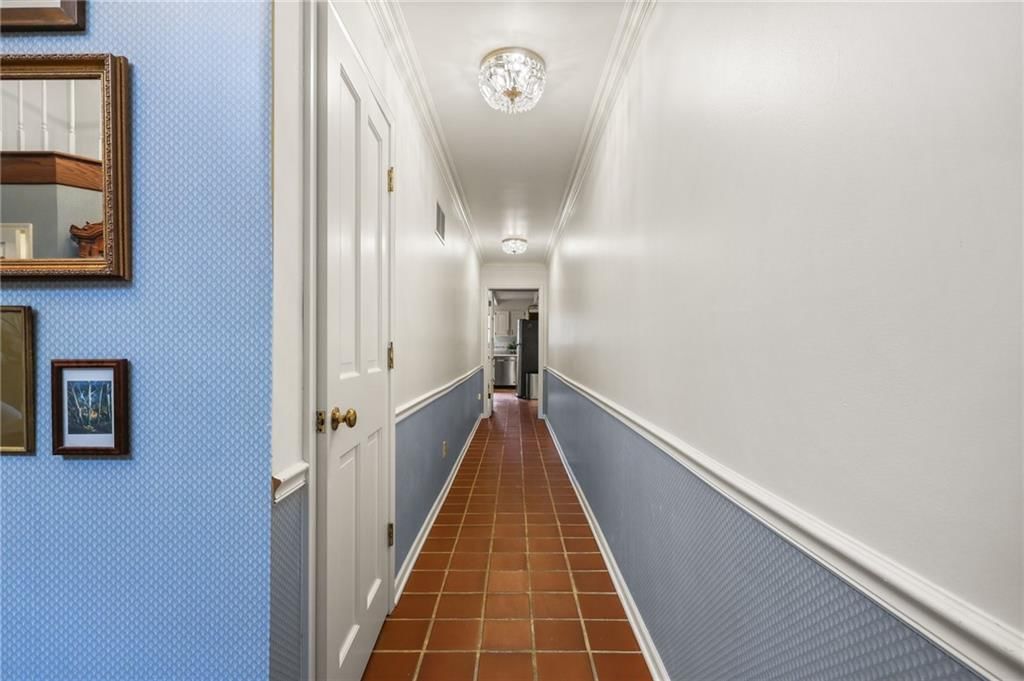 2204 S Taylor Street — photo 9
