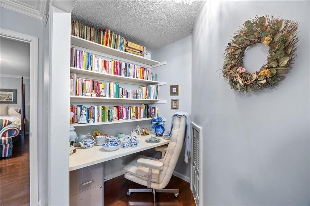 2204 S Taylor Street — photo 20
