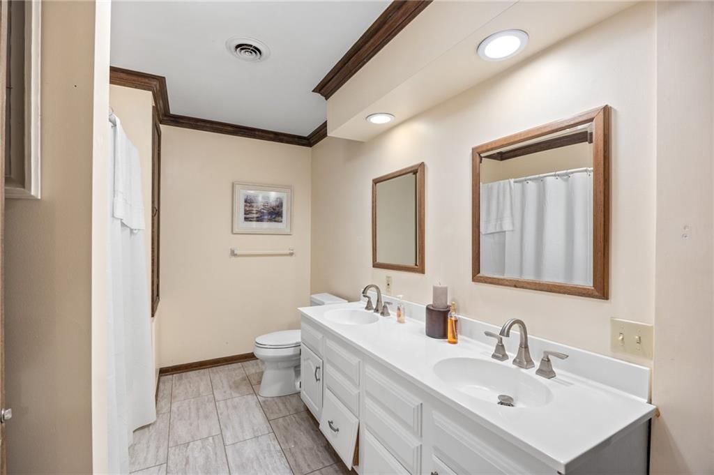 2204 S Taylor Street — photo 28