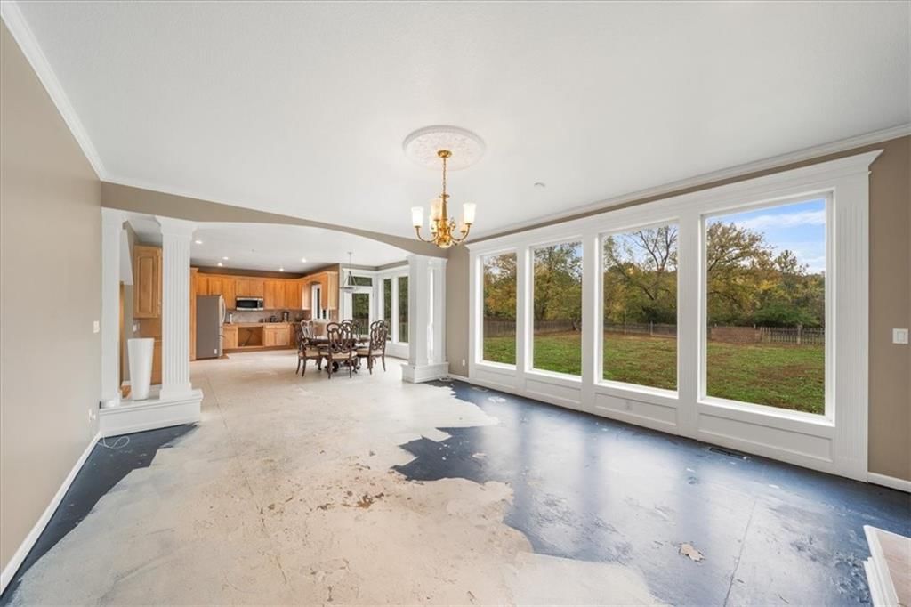 332 NE Parks Edge Drive — photo 4