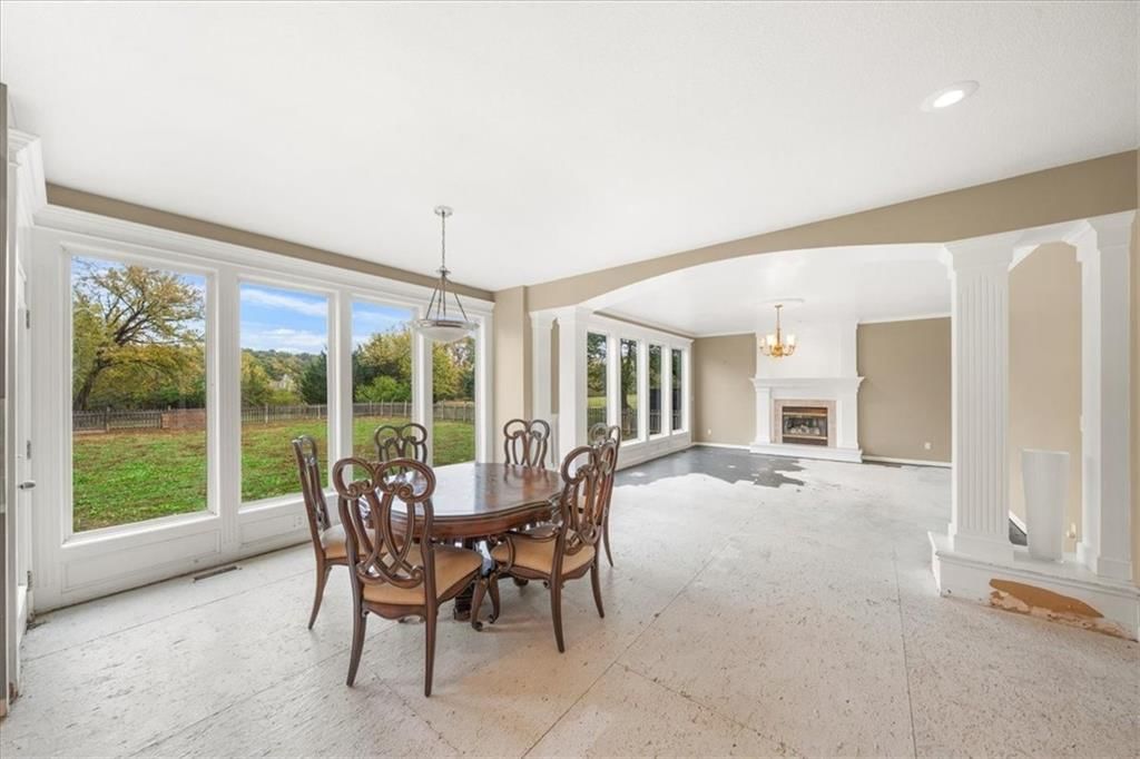 332 NE Parks Edge Drive — photo 5