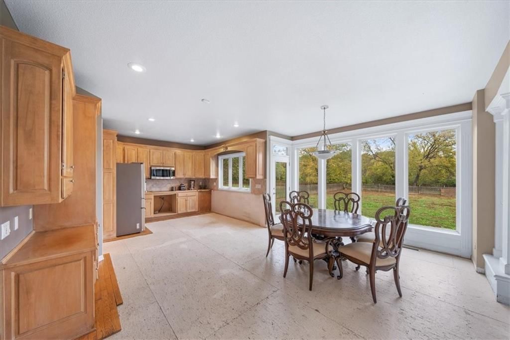 332 NE Parks Edge Drive — photo 6