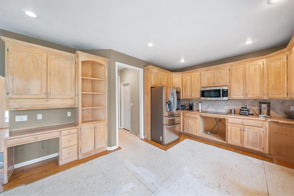 332 NE Parks Edge Drive — photo 8