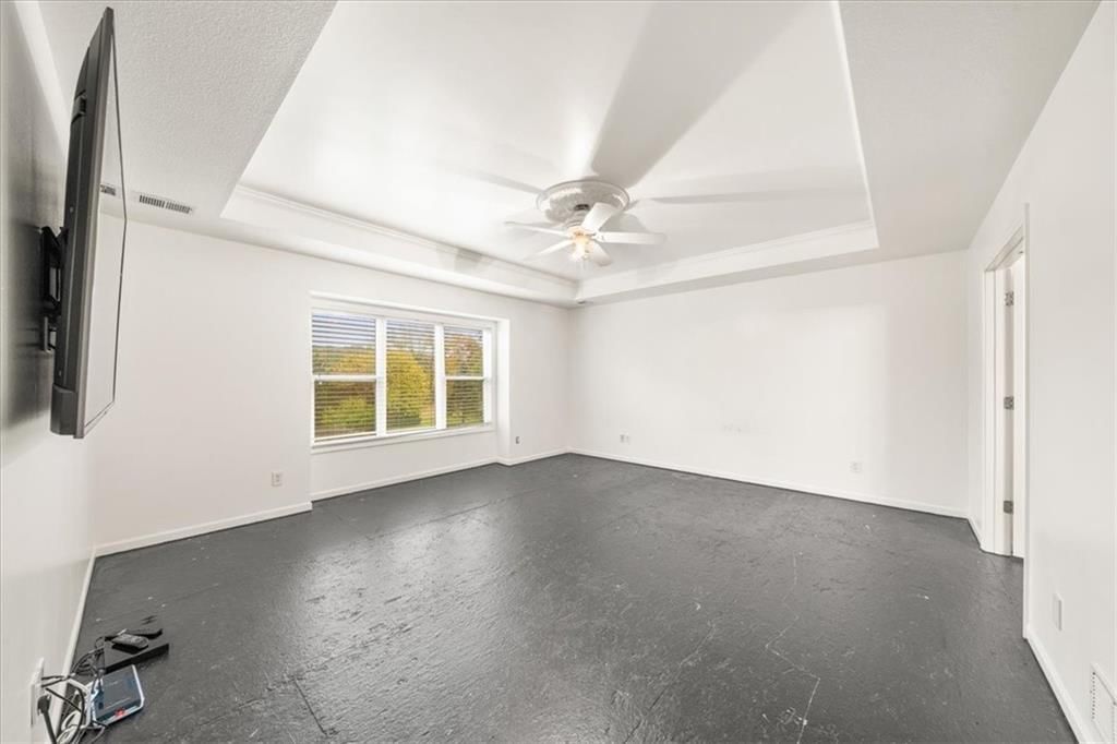 332 NE Parks Edge Drive — photo 12