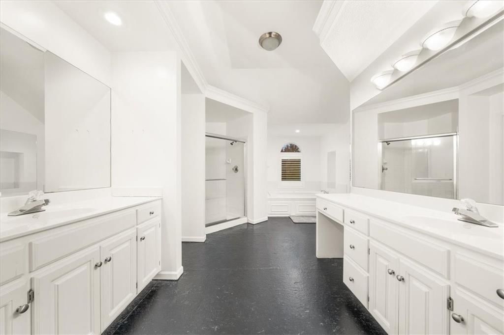 332 NE Parks Edge Drive — photo 13