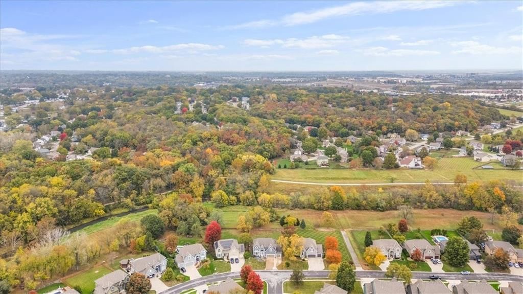 332 NE Parks Edge Drive — photo 28