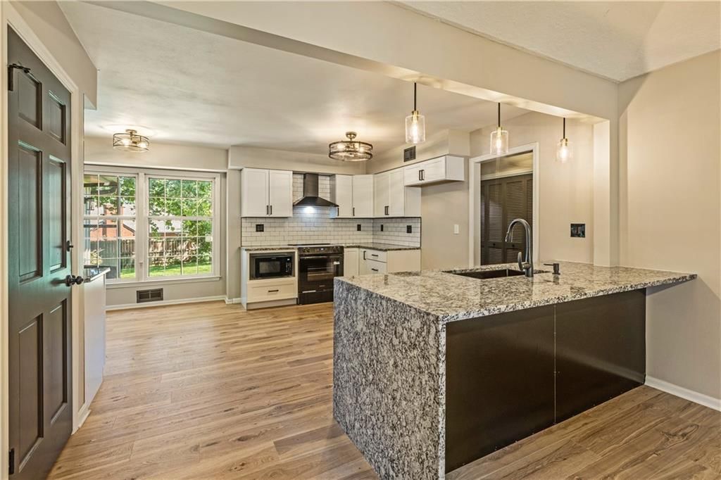 1208 NW Fairway Circle — photo 5