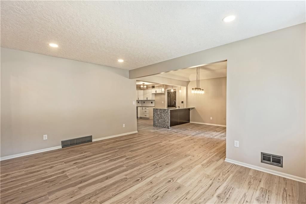1208 NW Fairway Circle — photo 9