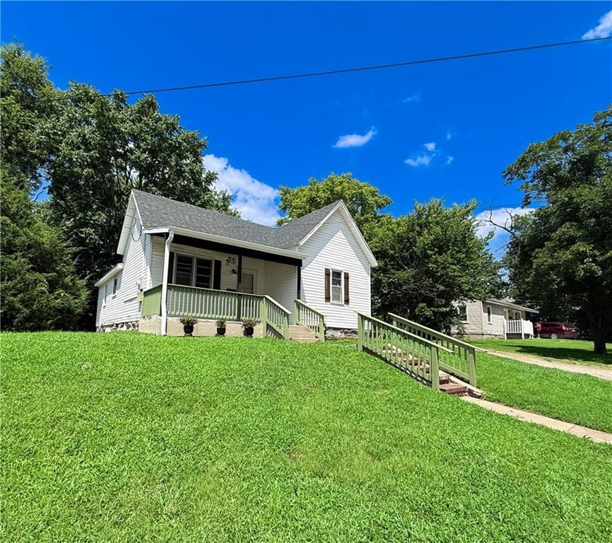 426 S Oak Street, Nevada, MO