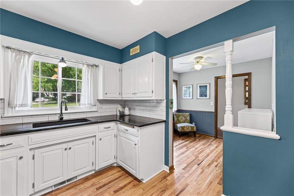 6829 Lakeshore Drive — photo 12