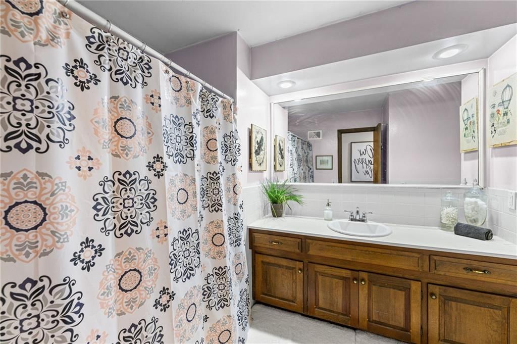 6829 Lakeshore Drive — photo 18