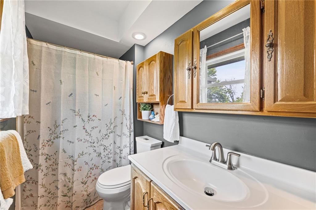 6829 Lakeshore Drive — photo 21