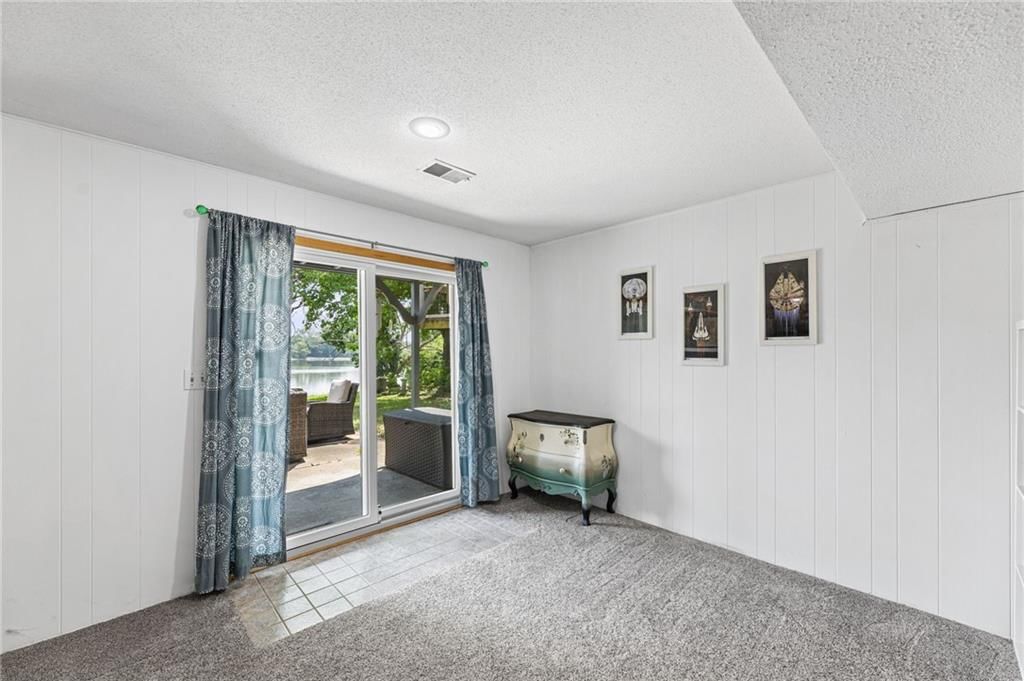 6829 Lakeshore Drive — photo 24