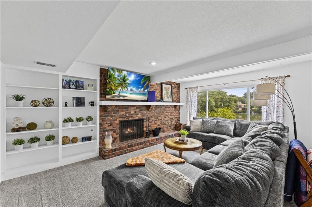 6829 Lakeshore Drive — photo 25