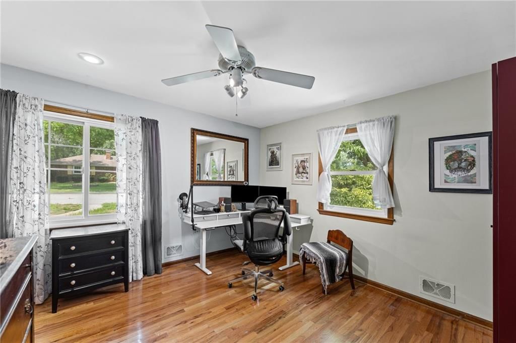 6829 Lakeshore Drive — photo 27