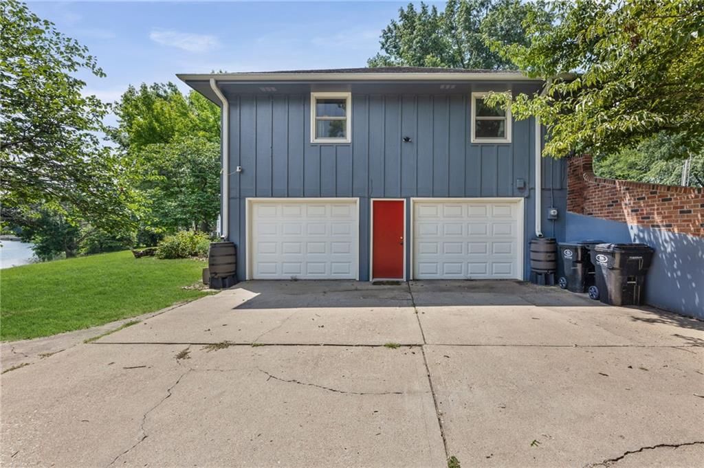 6829 Lakeshore Drive — photo 30