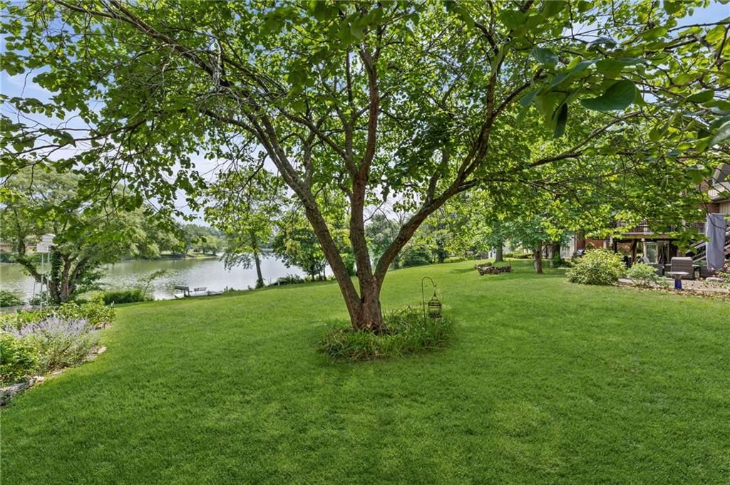 6829 Lakeshore Drive — photo 31
