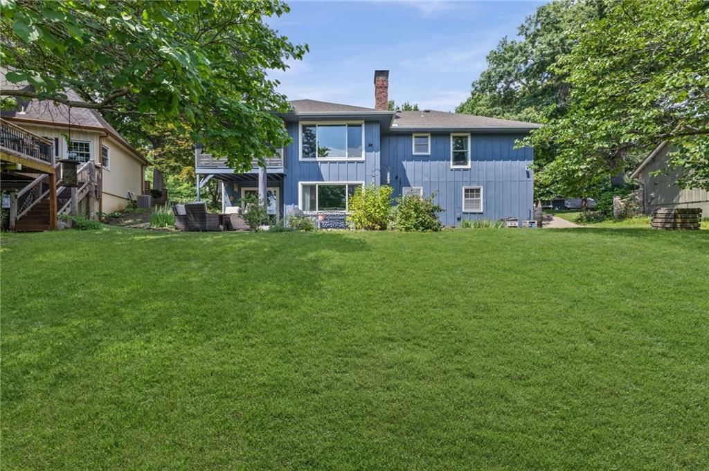 6829 Lakeshore Drive — photo 33