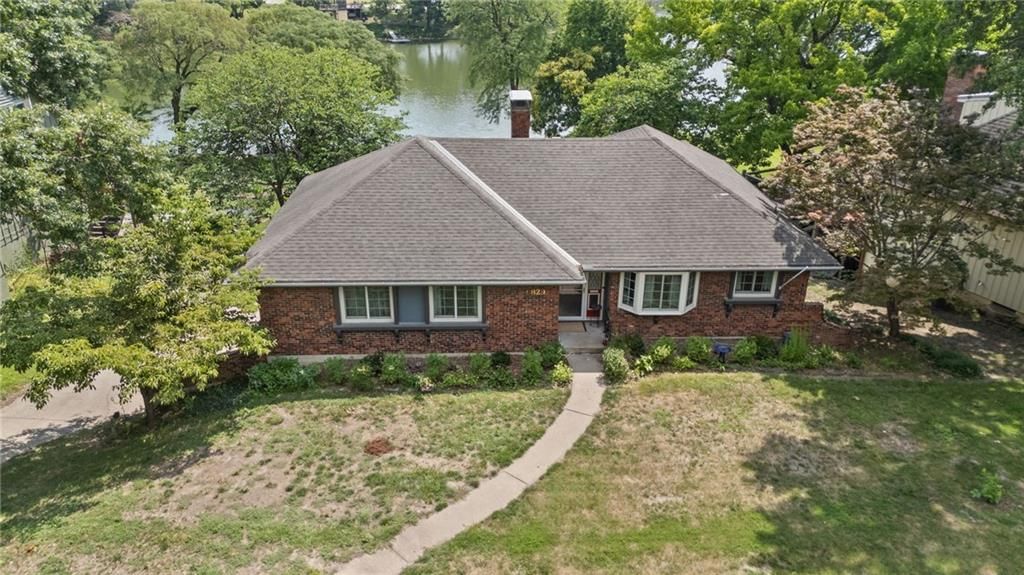 6829 Lakeshore Drive — photo 40