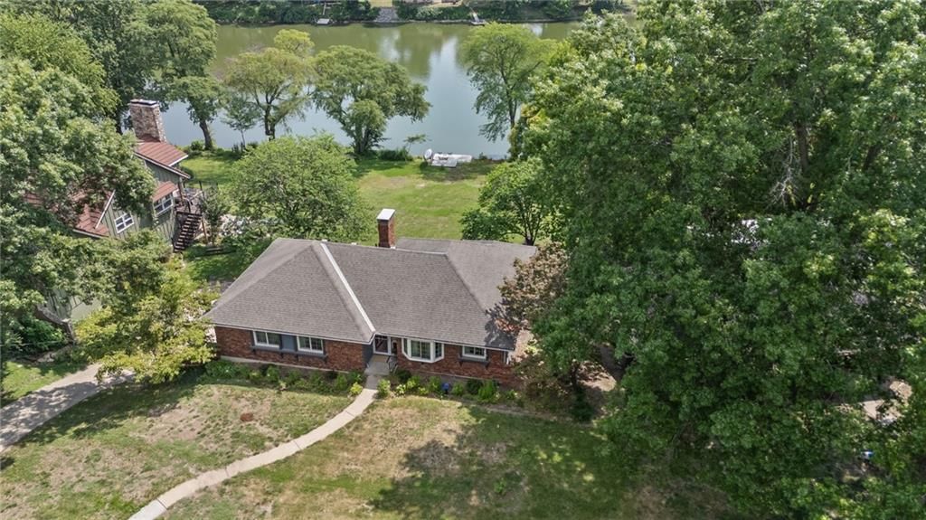 6829 Lakeshore Drive — photo 41