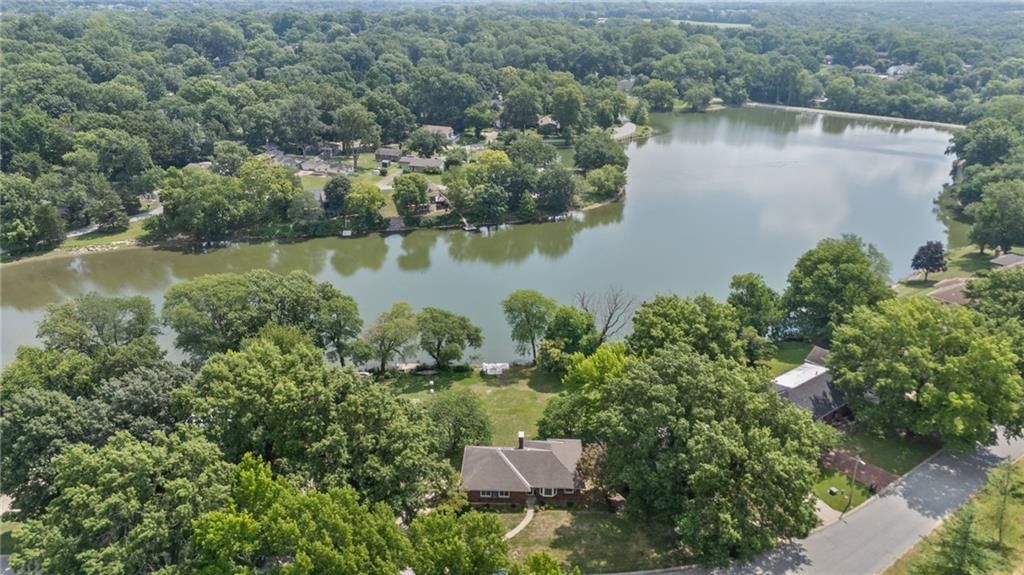6829 Lakeshore Drive — photo 43