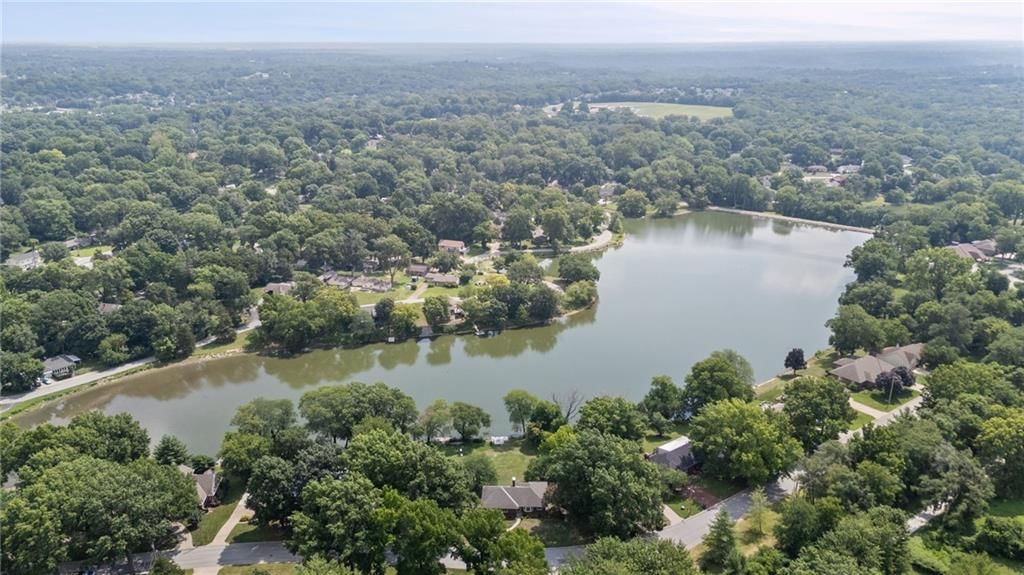 6829 Lakeshore Drive — photo 45