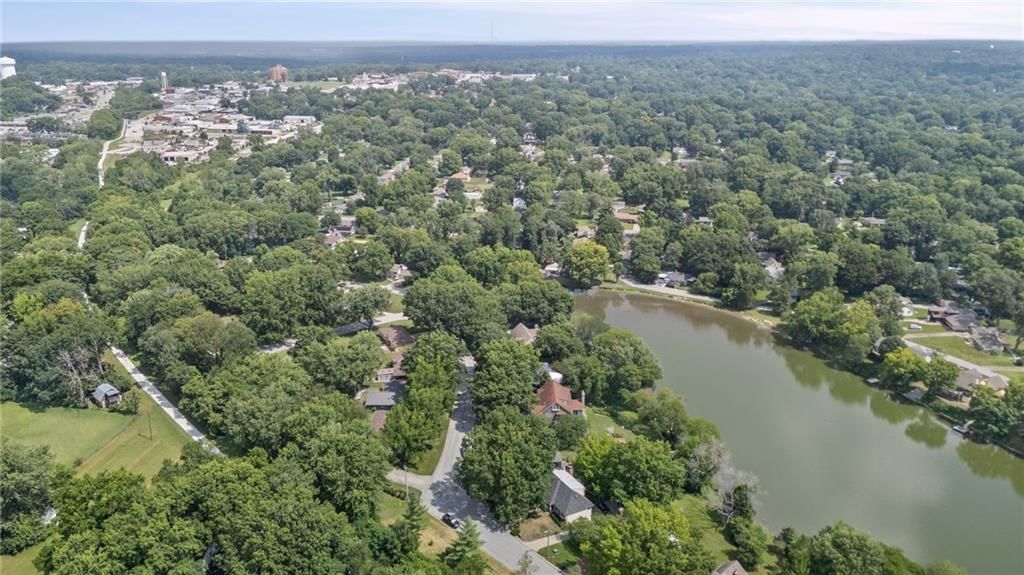 6829 Lakeshore Drive — photo 46