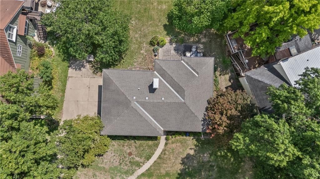 6829 Lakeshore Drive — photo 49