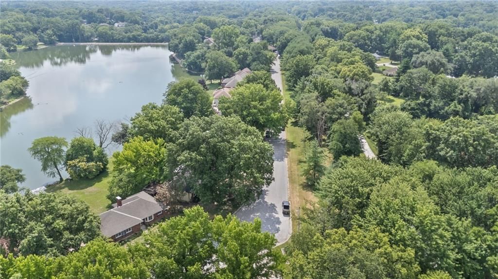 6829 Lakeshore Drive — photo 51
