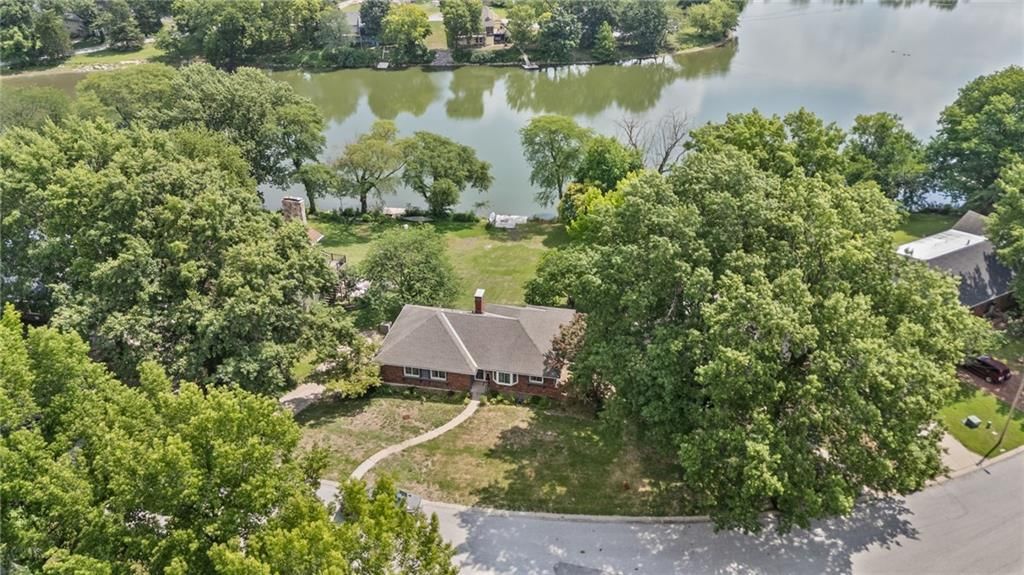 6829 Lakeshore Drive — photo 52