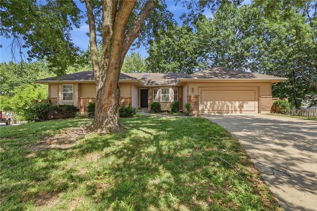 1736 SE Silkwood Court — photo 2