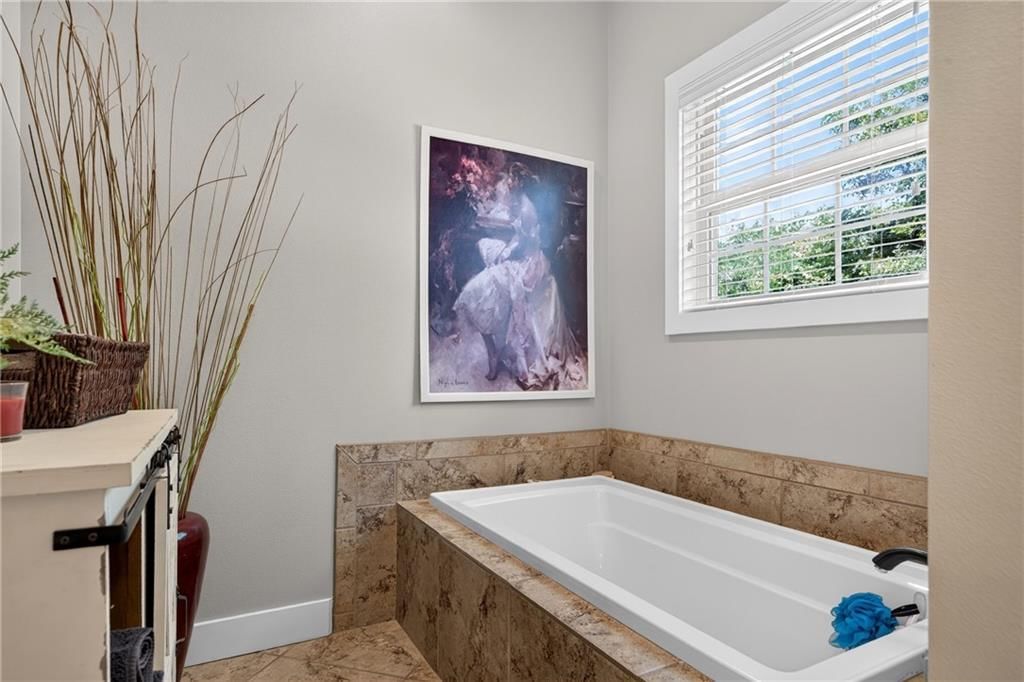 3207 E 20th Street — photo 32