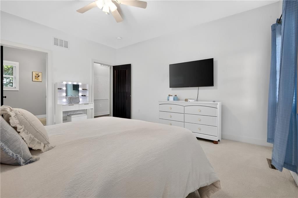 3207 E 20th Street — photo 36