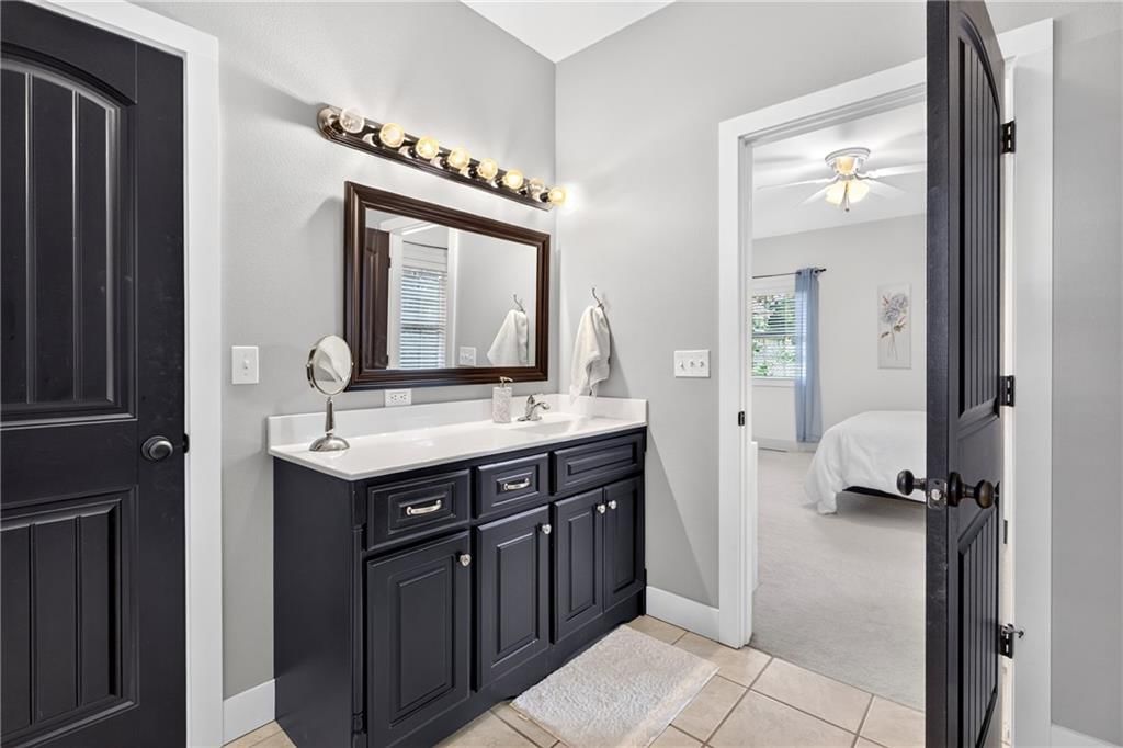 3207 E 20th Street — photo 38