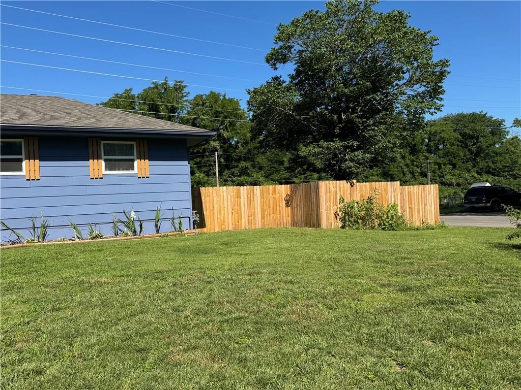 1300 S McHenry Street — photo 11