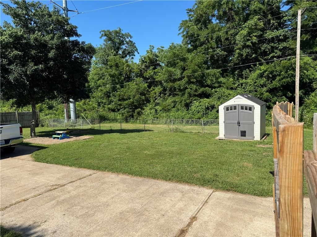 1300 S McHenry Street — photo 13