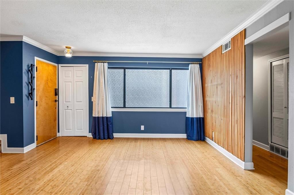 4056 Warwick Boulevard — photo 4