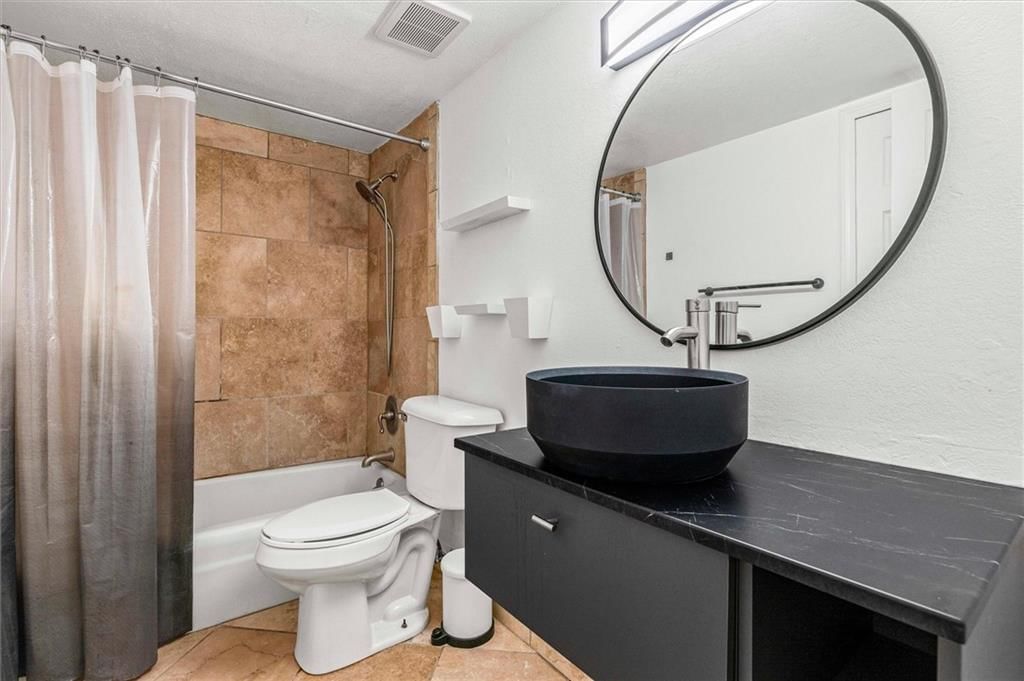 4056 Warwick Boulevard — photo 23