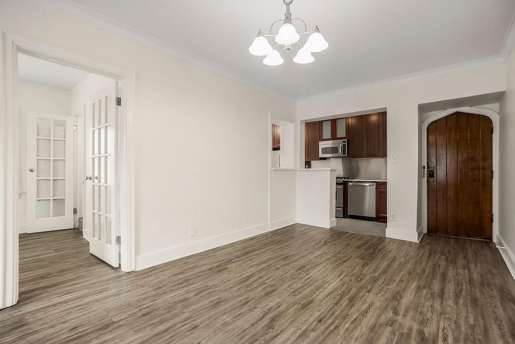Photo 12 of 35 - 700 W 48th Street #202, Kansas City, MO 64112