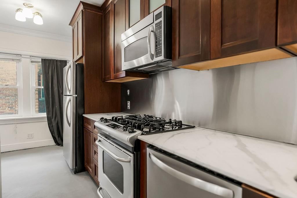 Photo 19 of 35 - 700 W 48th Street #202, Kansas City, MO 64112