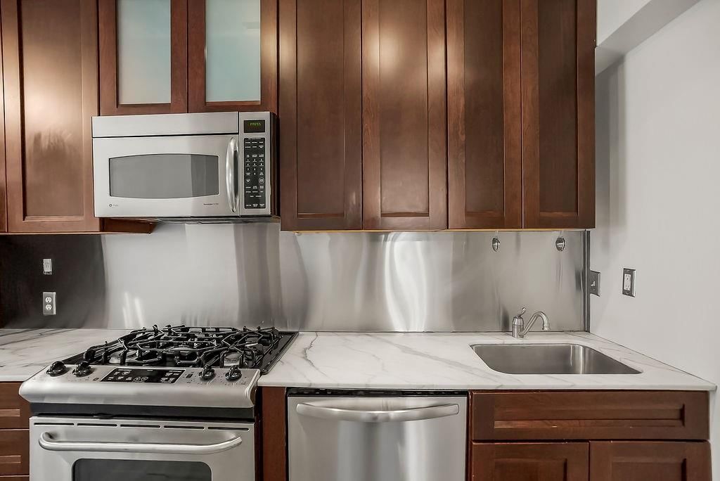 Photo 20 of 35 - 700 W 48th Street #202, Kansas City, MO 64112