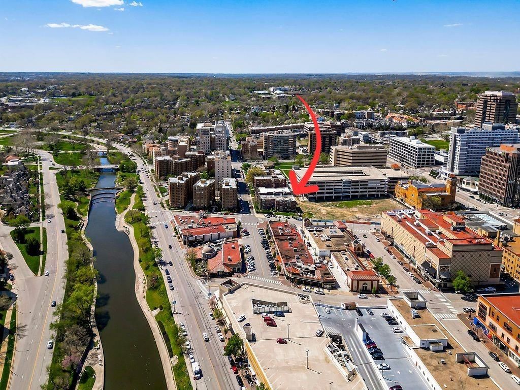 Photo 30 of 35 - 700 W 48th Street #202, Kansas City, MO 64112