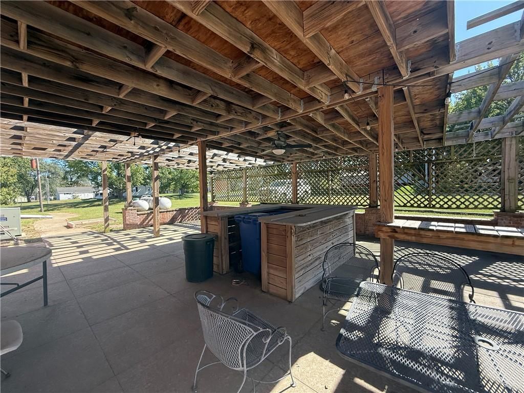 100 S Lynn Street — photo 41
