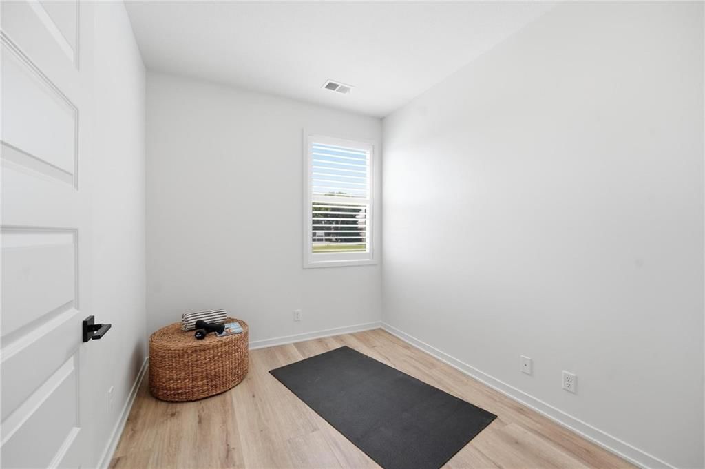 2132 SW Wheatfield Drive — photo 7